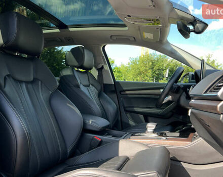 Серый Ауди Ку 5, объемом двигателя 2 л и пробегом 4 тыс. км за 57999 $, фото 9 на Automoto.ua