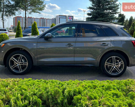 Серый Ауди Ку 5, объемом двигателя 2 л и пробегом 4 тыс. км за 57999 $, фото 3 на Automoto.ua