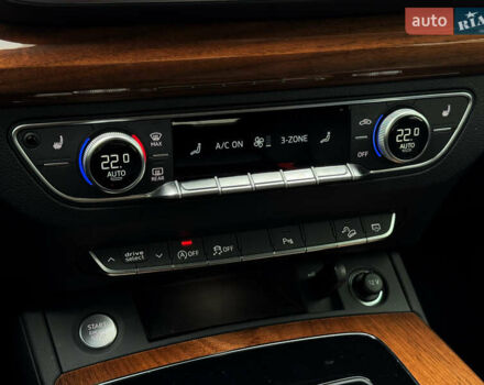 Серый Ауди Ку 5, объемом двигателя 1.98 л и пробегом 10 тыс. км за 42000 $, фото 31 на Automoto.ua