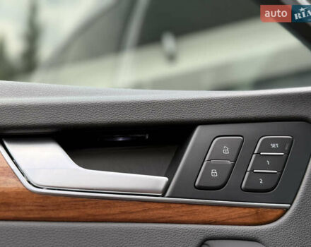 Сірий Ауді Ку 5, об'ємом двигуна 2 л та пробігом 23 тис. км за 39900 $, фото 77 на Automoto.ua