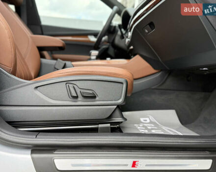 Сірий Ауді Ку 5, об'ємом двигуна 2 л та пробігом 23 тис. км за 39900 $, фото 89 на Automoto.ua