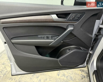 Сірий Ауді Ку 5, об'ємом двигуна 1.98 л та пробігом 494 тис. км за 42900 $, фото 13 на Automoto.ua