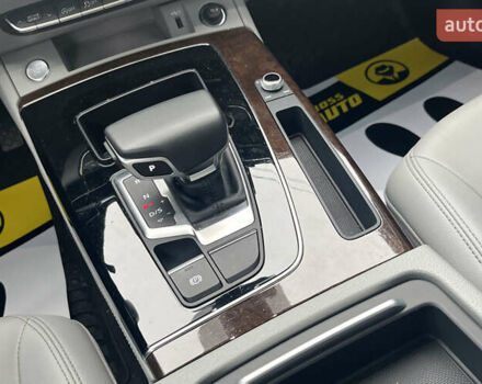 Серый Ауди Ку 5, объемом двигателя 1.98 л и пробегом 41 тыс. км за 37999 $, фото 13 на Automoto.ua