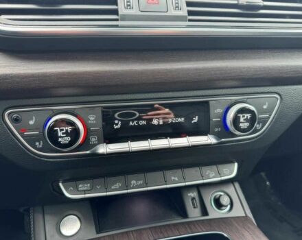 Сірий Ауді Ку 5, об'ємом двигуна 2 л та пробігом 28 тис. км за 27200 $, фото 15 на Automoto.ua