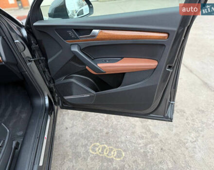 Серый Ауди Ку 5, объемом двигателя 1.98 л и пробегом 67 тыс. км за 40500 $, фото 22 на Automoto.ua