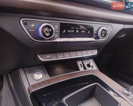 Серый Ауди Ку 5, объемом двигателя 1.98 л и пробегом 76 тыс. км за 31200 $, фото 24 на Automoto.ua