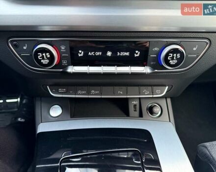 Серый Ауди Ку 5, объемом двигателя 1.97 л и пробегом 35 тыс. км за 59990 $, фото 31 на Automoto.ua