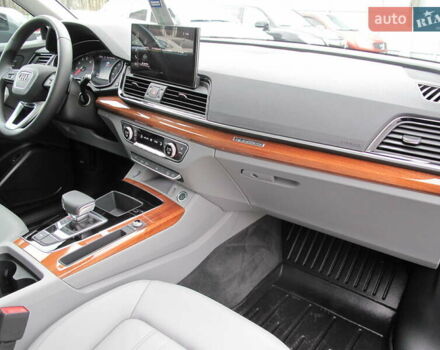 Серый Ауди Ку 5, объемом двигателя 1.98 л и пробегом 22 тыс. км за 44500 $, фото 97 на Automoto.ua