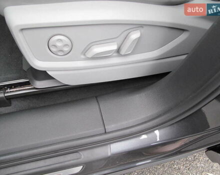 Серый Ауди Ку 5, объемом двигателя 1.98 л и пробегом 22 тыс. км за 44500 $, фото 43 на Automoto.ua