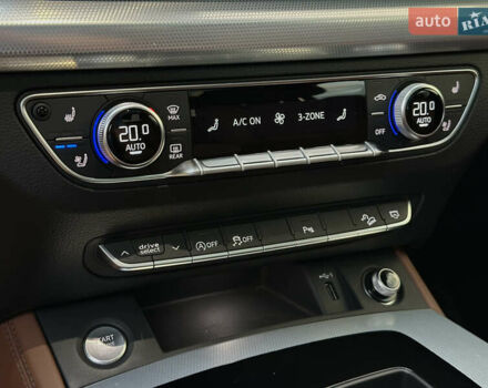 Серый Ауди Ку 5, объемом двигателя 2 л и пробегом 18 тыс. км за 36999 $, фото 58 на Automoto.ua