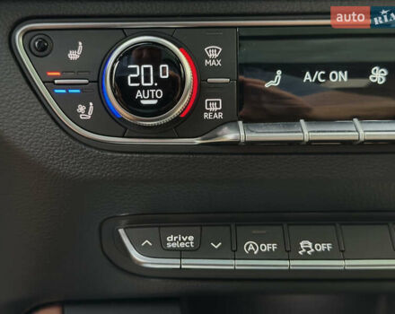 Серый Ауди Ку 5, объемом двигателя 2 л и пробегом 18 тыс. км за 36999 $, фото 60 на Automoto.ua