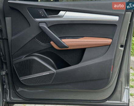 Серый Ауди Ку 5, объемом двигателя 2 л и пробегом 18 тыс. км за 36999 $, фото 87 на Automoto.ua