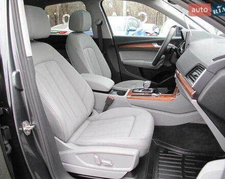 Серый Ауди Ку 5, объемом двигателя 1.98 л и пробегом 22 тыс. км за 44500 $, фото 90 на Automoto.ua