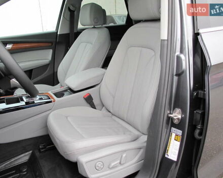 Серый Ауди Ку 5, объемом двигателя 1.98 л и пробегом 22 тыс. км за 44500 $, фото 41 на Automoto.ua