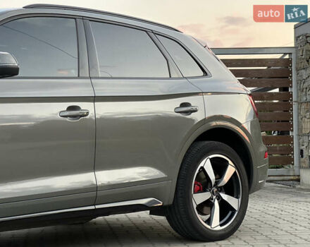 Серый Ауди Ку 5, объемом двигателя 2 л и пробегом 18 тыс. км за 36999 $, фото 5 на Automoto.ua