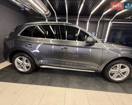 Сірий Ауді Ку 5, об'ємом двигуна 1.98 л та пробігом 1 тис. км за 59500 $, фото 7 на Automoto.ua