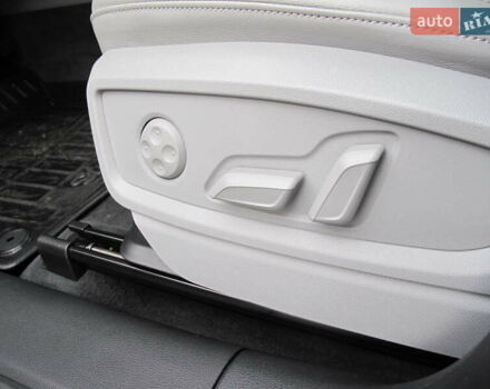 Серый Ауди Ку 5, объемом двигателя 1.98 л и пробегом 22 тыс. км за 44500 $, фото 42 на Automoto.ua