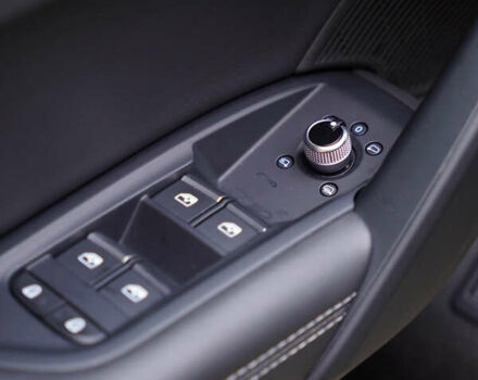 Серый Ауди Ку 5, объемом двигателя 1.98 л и пробегом 71 тыс. км за 34999 $, фото 24 на Automoto.ua