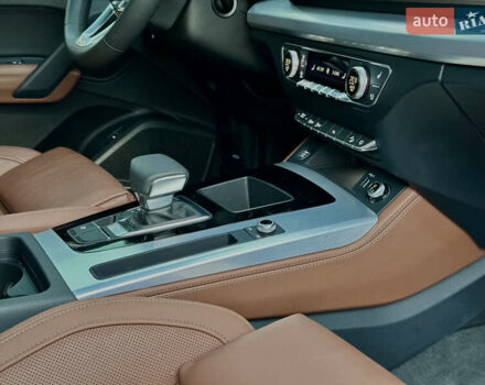 Серый Ауди Ку 5, объемом двигателя 2 л и пробегом 18 тыс. км за 36999 $, фото 99 на Automoto.ua