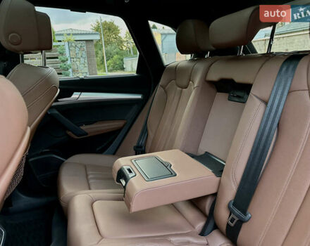 Серый Ауди Ку 5, объемом двигателя 2 л и пробегом 18 тыс. км за 36999 $, фото 74 на Automoto.ua