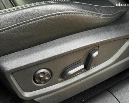 Серый Ауди Ку 5, объемом двигателя 2 л и пробегом 35 тыс. км за 41490 $, фото 25 на Automoto.ua