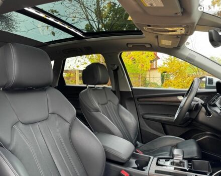 Серый Ауди Ку 5, объемом двигателя 2 л и пробегом 35 тыс. км за 41490 $, фото 33 на Automoto.ua