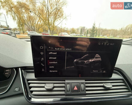 Сірий Ауді Ку 5, об'ємом двигуна 1.98 л та пробігом 12 тис. км за 58100 $, фото 56 на Automoto.ua