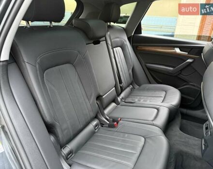 Серый Ауди Ку 5, объемом двигателя 1.98 л и пробегом 9 тыс. км за 39700 $, фото 26 на Automoto.ua