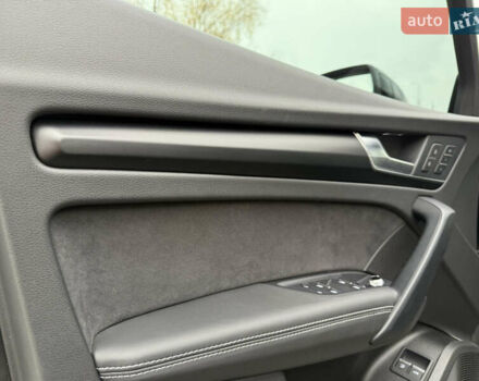 Сірий Ауді Ку 5, об'ємом двигуна 1.98 л та пробігом 12 тис. км за 58100 $, фото 49 на Automoto.ua