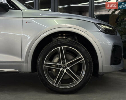 Сірий Ауді Ку 5, об'ємом двигуна 1.98 л та пробігом 5 тис. км за 54000 $, фото 4 на Automoto.ua