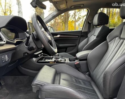 Серый Ауди Ку 5, объемом двигателя 2 л и пробегом 35 тыс. км за 41490 $, фото 24 на Automoto.ua