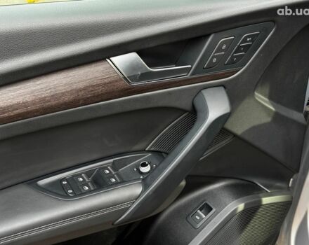 Серый Ауди Ку 5, объемом двигателя 2 л и пробегом 35 тыс. км за 41490 $, фото 19 на Automoto.ua