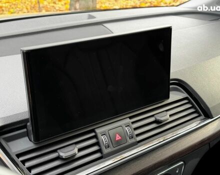 Серый Ауди Ку 5, объемом двигателя 2 л и пробегом 35 тыс. км за 41490 $, фото 27 на Automoto.ua