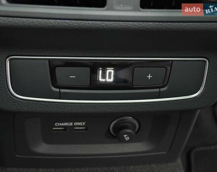 Серый Ауди Ку 5, объемом двигателя 1.98 л и пробегом 9 тыс. км за 39700 $, фото 41 на Automoto.ua