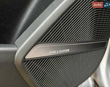 Серый Ауди Ку 5, объемом двигателя 2 л и пробегом 35 тыс. км за 41490 $, фото 16 на Automoto.ua