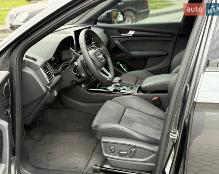 Сірий Ауді Ку 5, об'ємом двигуна 1.98 л та пробігом 12 тис. км за 58100 $, фото 24 на Automoto.ua