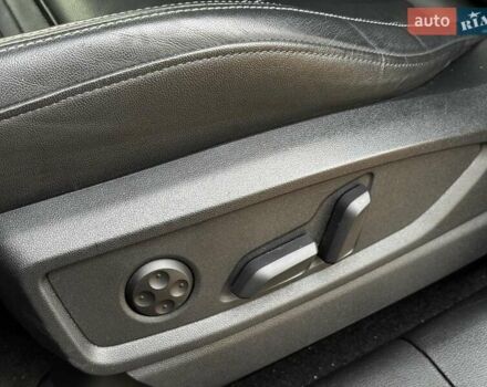 Серый Ауди Ку 5, объемом двигателя 2 л и пробегом 35 тыс. км за 41490 $, фото 25 на Automoto.ua