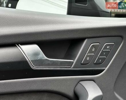 Серый Ауди Ку 5, объемом двигателя 1.98 л и пробегом 14 тыс. км за 57999 $, фото 21 на Automoto.ua