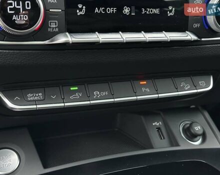 Серый Ауди Ку 5, объемом двигателя 1.98 л и пробегом 14 тыс. км за 57999 $, фото 37 на Automoto.ua