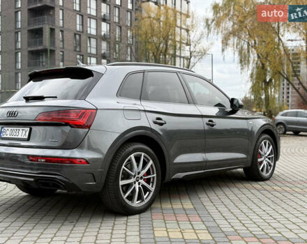 Сірий Ауді Ку 5, об'ємом двигуна 1.98 л та пробігом 12 тис. км за 58100 $, фото 4 на Automoto.ua