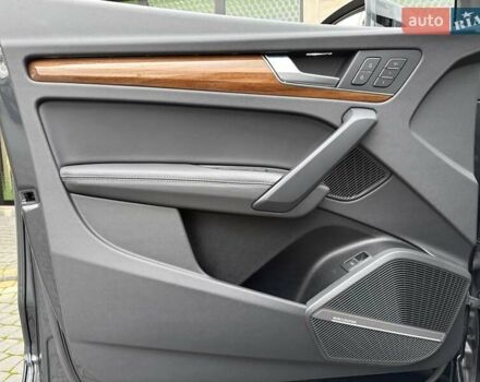 Серый Ауди Ку 5, объемом двигателя 1.98 л и пробегом 9 тыс. км за 39700 $, фото 27 на Automoto.ua