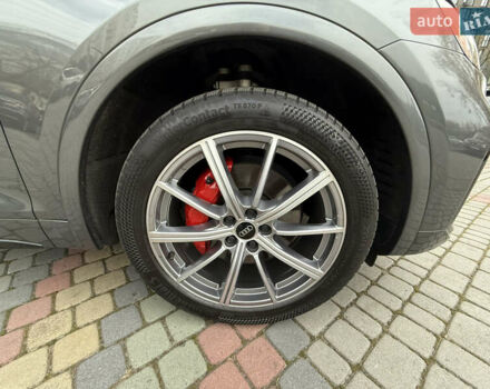 Сірий Ауді Ку 5, об'ємом двигуна 1.98 л та пробігом 12 тис. км за 58100 $, фото 34 на Automoto.ua