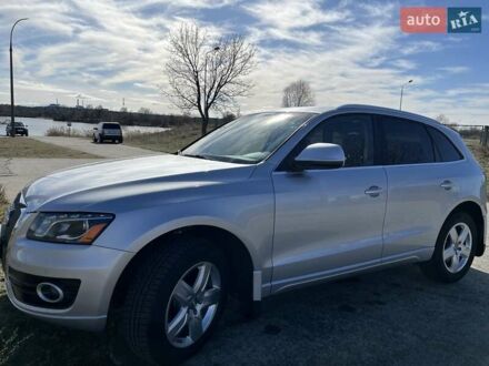 Ауді Ку 5 2010 у Нетешине на Automoto.ua Сірий Ауді Ку 5, об'ємом двигуна 1.98 л та пробігом 206 тис. км за 12200 $, фото 1 на Automoto.ua