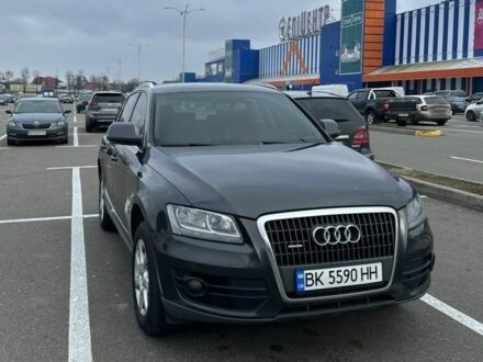 Ауді Ку 5 2010 у Буче на Automoto.ua Сірий Ауді Ку 5, об'ємом двигуна 2 л та пробігом 390 тис. км за 13700 $, фото 1 на Automoto.ua