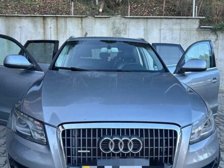 Серый Ауди Ку 5, объемом двигателя 2 л и пробегом 258 тыс. км за 11299 $, фото 1 на Automoto.ua