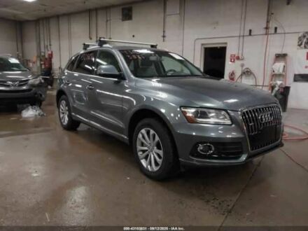 Серый Ауди Ку 5, объемом двигателя 2 л и пробегом 70 тыс. км за 2300 $, фото 1 на Automoto.ua