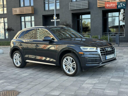 Ауди Ку 5 2017 в Киеве на Automoto.ua Серый Ауди Ку 5, объемом двигателя 2 л и пробегом 119 тыс. км за 22999 $, фото 1 на Automoto.ua