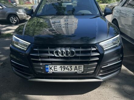 Сірий Ауді Ку 5, об'ємом двигуна 2 л та пробігом 82 тис. км за 32000 $, фото 1 на Automoto.ua