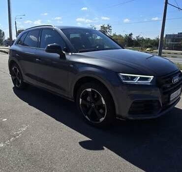 Сірий Ауді Ку 5, об'ємом двигуна 2 л та пробігом 56 тис. км за 33000 $, фото 1 на Automoto.ua