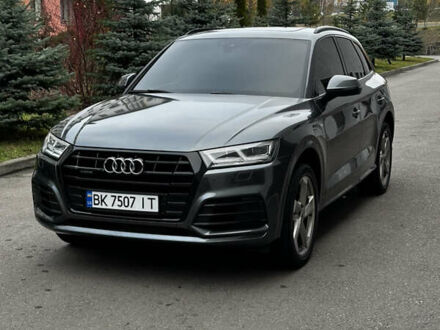 Серый Ауди Ку 5, объемом двигателя 1.98 л и пробегом 98 тыс. км за 29950 $, фото 1 на Automoto.ua